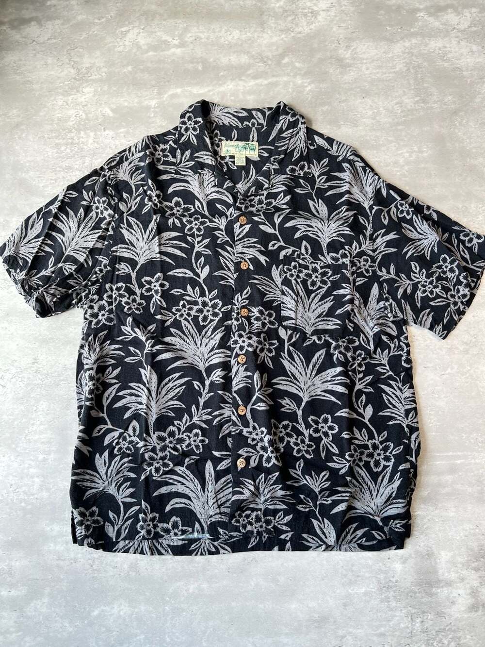 Havana Jacks Cafe Black Rayon Floral Hawaiian Shirt